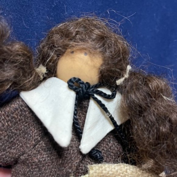 VTG 1998 Wooden Little Pilgrim Girl Doll Lizzie High The Little Ones 6"x4" - Picture 7 of 16